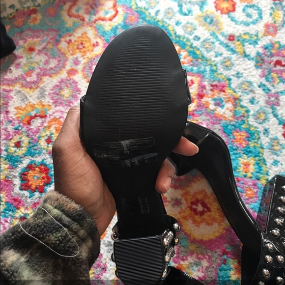 Forever 21 black patent leather open toe - Picture 4 of 4